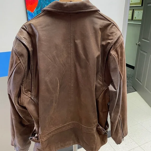 Men's Luxurious Brown Leather Jacket - Picture 2 of 10